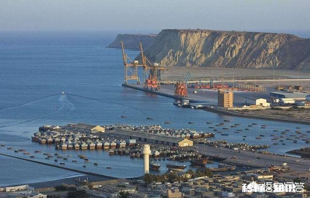 如果沙特与伊朗打起来，巴基斯坦会帮谁