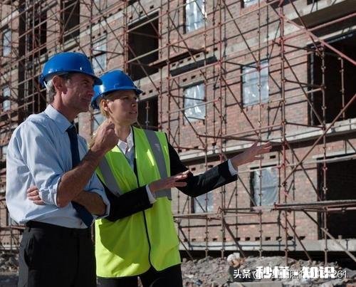 文科的男生，家境不好，专业选什么好