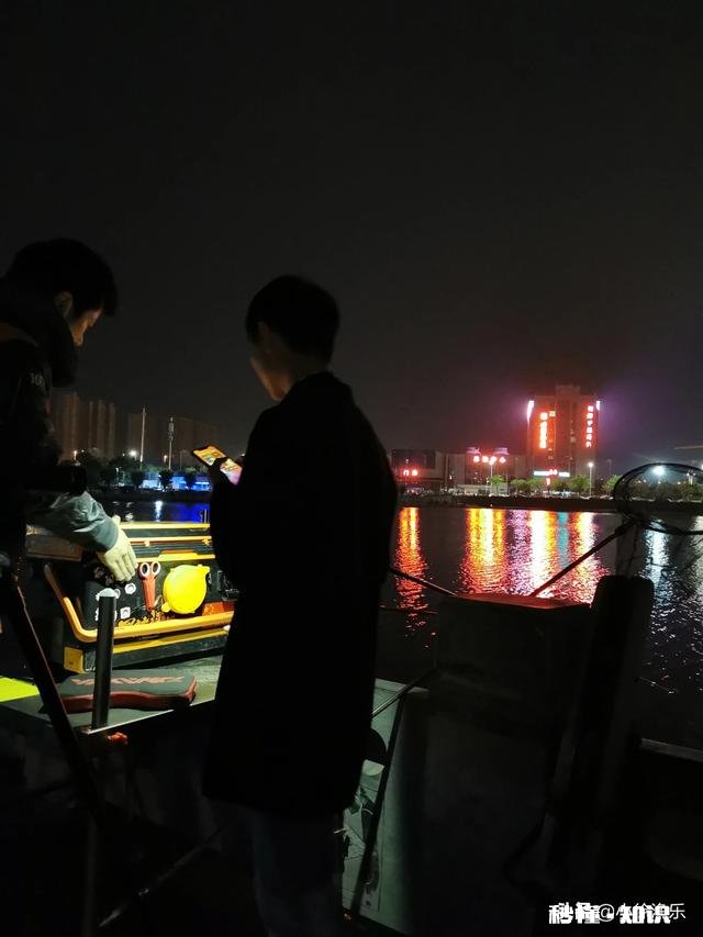 野河夜钓，钓草边还是钓深水