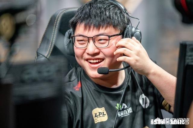 有人说Uzi的整个职业生涯都在被拿来和别人比较，值得尊敬，你怎么看