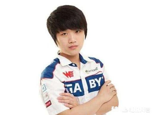 有人说Uzi的整个职业生涯都在被拿来和别人比较，值得尊敬，你怎么看