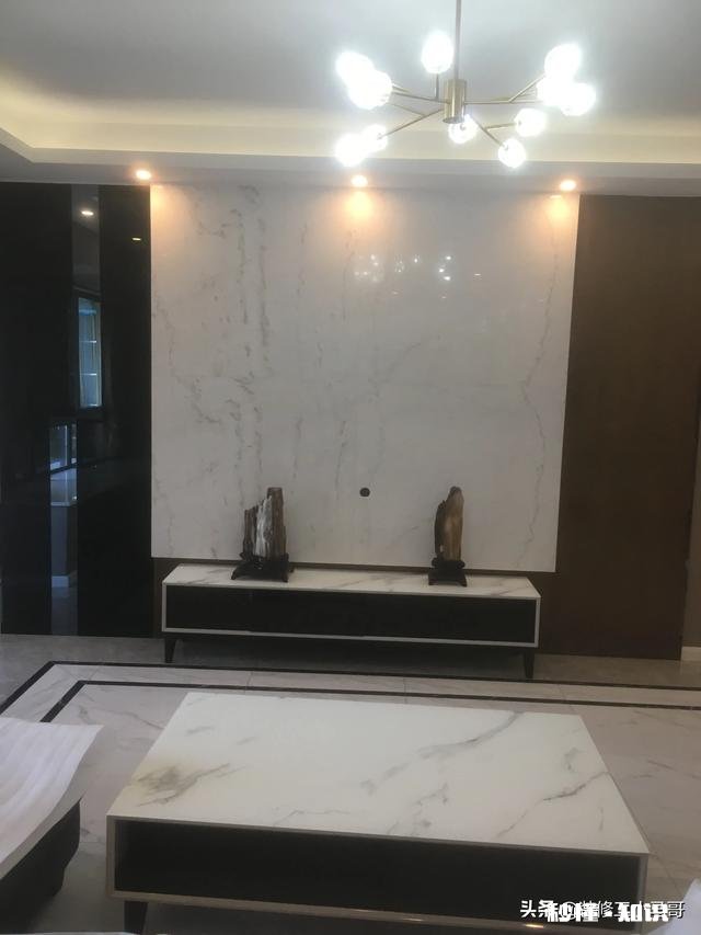 我的客厅想设计这样的电视背景墙，哪位大神还有类似的图片