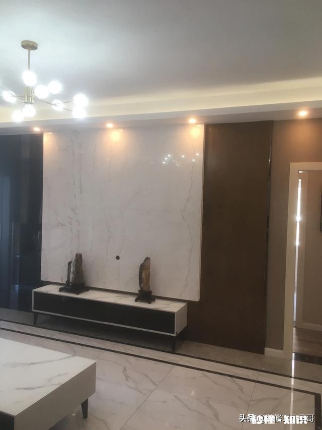 我的客厅想设计这样的电视背景墙，哪位大神还有类似的图片