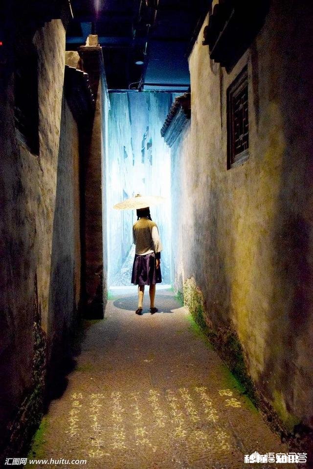 上联：春花夏柳秋菊冬梅四季景，如何对下联