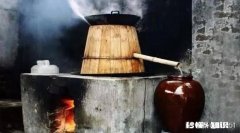 如何识别纯粮酿白酒与勾兑白酒呢