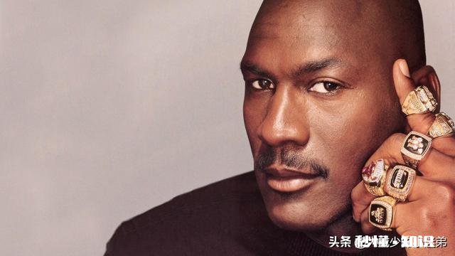 比较荣誉的话，乔丹能超越拉塞尔或者张伯伦吗