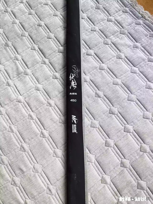 钓友们当年入手的第一根竿子是啥牌的还记得么