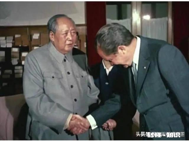 有的人沉迷饭局，是想广交朋友，打通关系，做好生意，对吗