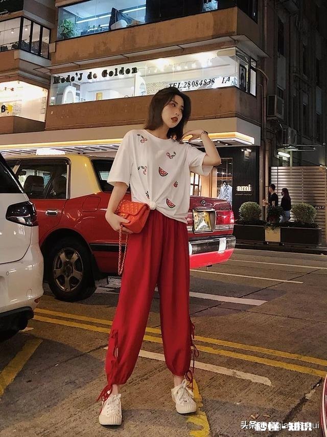 在流行高逼格深色系的今天,白色过时了吗