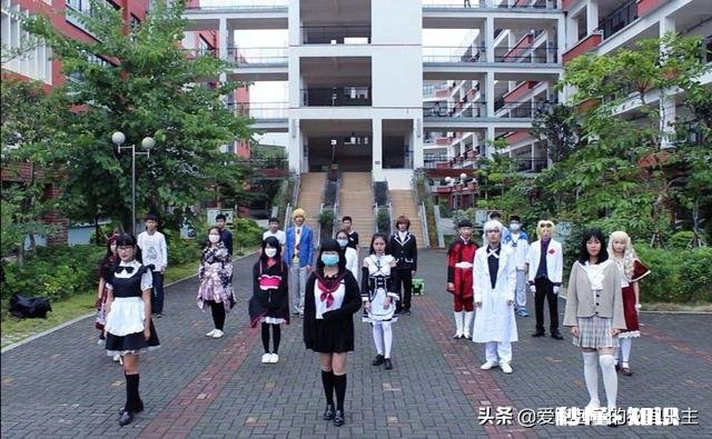 公立学校和免除三年学费及学杂费的私立学校该如何选