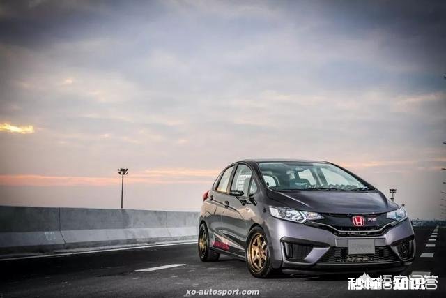 想在二十岁买人生第一台车，预算十万以下落地价有没有什么好推荐