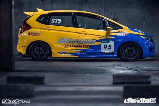 想在二十岁买人生第一台车，预算十万以下落地价有没有什么好推荐