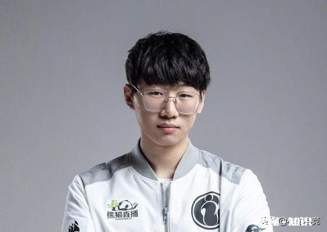 Uzi入选《福布斯》行业领袖“中国电竞第一人”，Baolan也入选了，你怎么看