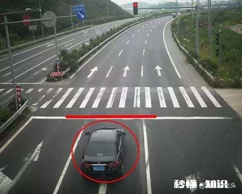 闯红灯到一半会扣分吗