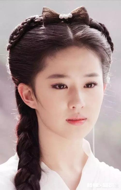 《神雕侠侣》中，小龙女两次背叛杨过的原因是什么你如何评价