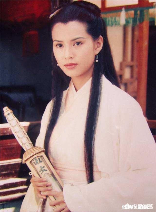 《神雕侠侣》中，小龙女两次背叛杨过的原因是什么你如何评价