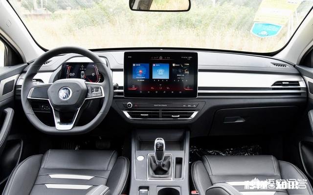 十万落地的代步轿车，有哪些不错的推荐