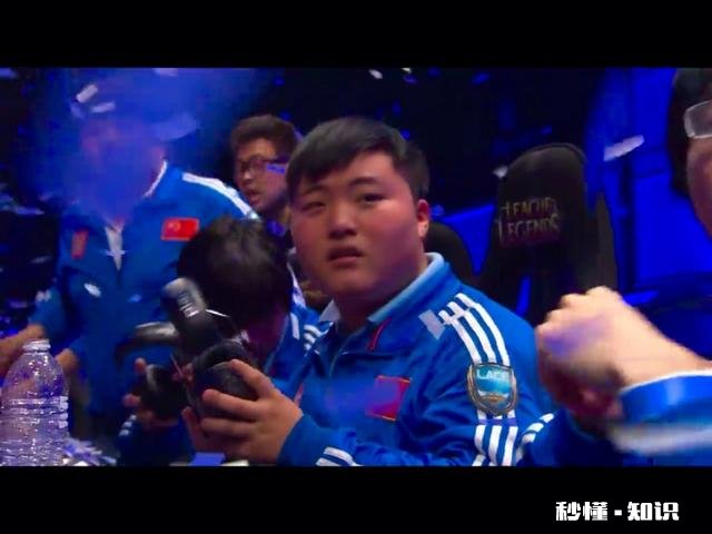 为什么有些人觉得Uzi是世界第一ADC呢大家都忘了微笑了吗,你怎么看