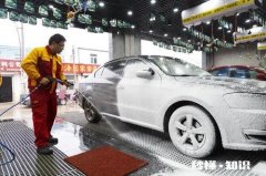 普通洗车能否洗出划伤如何预防