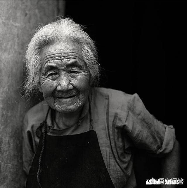 农村老人宁愿自己辛苦，也不张嘴给子女要钱，为什么