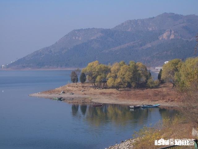 万亩水库夏季钓鲤鱼钓多深好