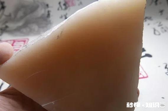 粉色的和田玉是真的吗