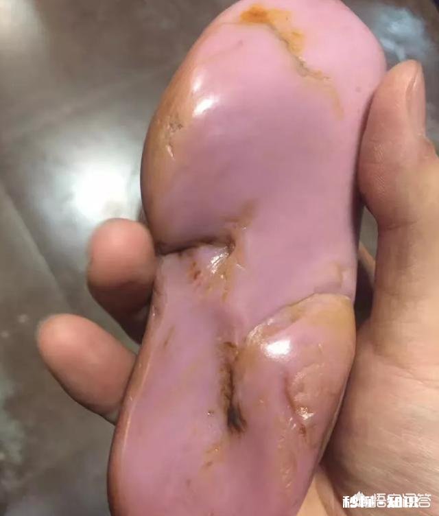 粉色的和田玉是真的吗