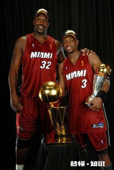 奥尼尔离开科比，搭配韦德还能拿到总冠军，而科比却为何三年进不了季后赛二轮