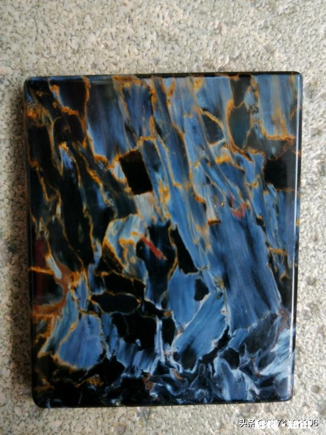 请各位高人帮助我看一下、这枚古钱币是那国家和时代的