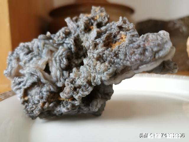 请各位高人帮助我看一下、这枚古钱币是那国家和时代的