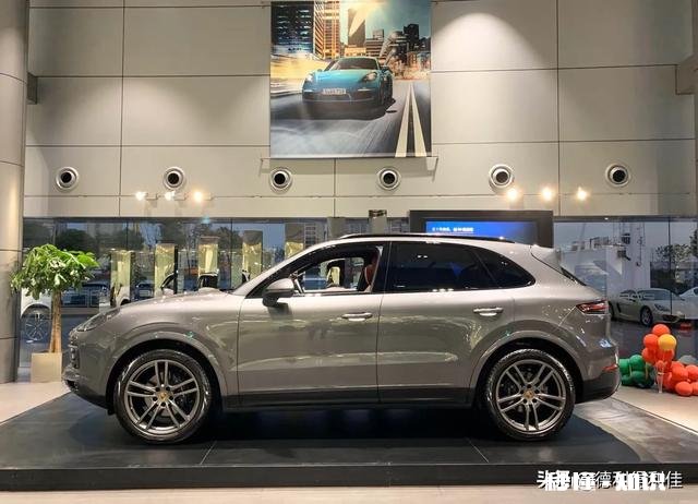 奔驰大G适合小个子女生开吗