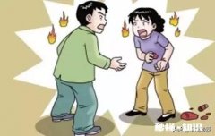 两夫妻结婚五年有一个小孩男方动手打了女方，该不该离婚