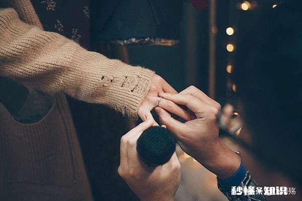 你觉得在21世纪,18岁应该找男女朋友吗