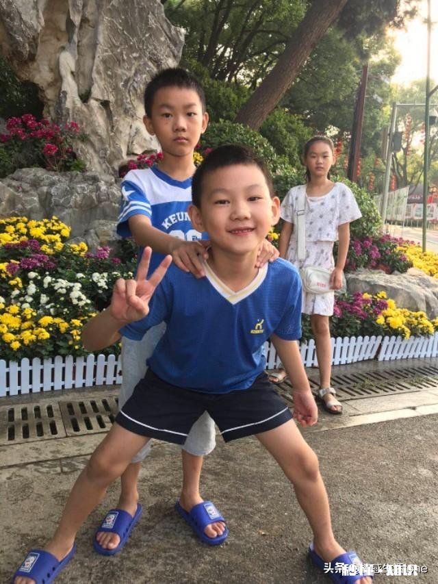 亲生的两个孩子，会喜欢一个，讨厌一个吗