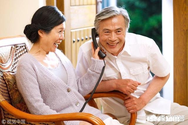 你每个月给妈妈打几次电话