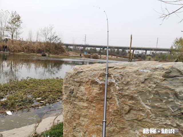 冬天串钩钓鱼是不是点一下就拉有何技巧