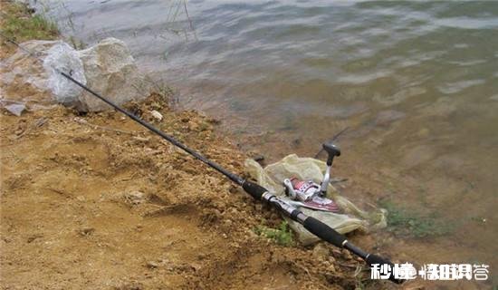 冬天串钩钓鱼是不是点一下就拉有何技巧