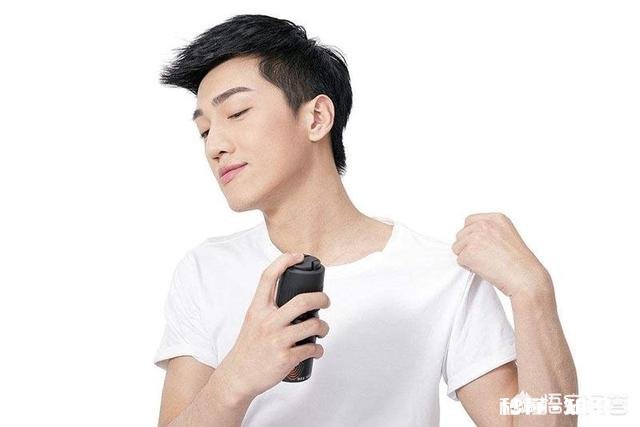 有的男人在夏天为何喜欢光膀子出门