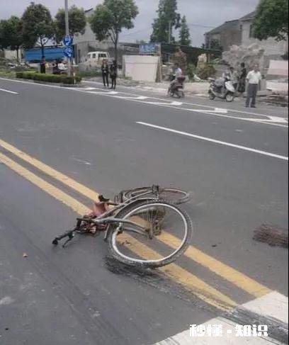 开车刮倒骑自行车的大叔,当时说没事,过后找我,怎么办