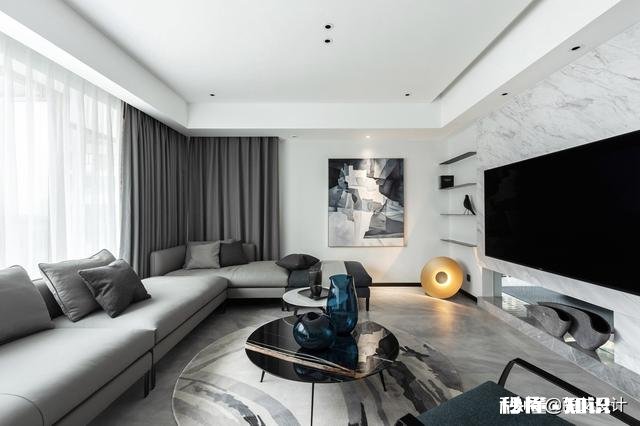 厨房比较小,冰箱不太好放,除了厨房放在哪比较合适呢