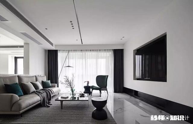 厨房比较小,冰箱不太好放,除了厨房放在哪比较合适呢