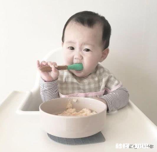 宝宝学习独立吃饭的5个黄金时期是什么时候，家长们都把握住了吗