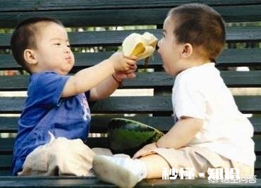 宝宝学习独立吃饭的5个黄金时期是什么时候，家长们都把握住了吗