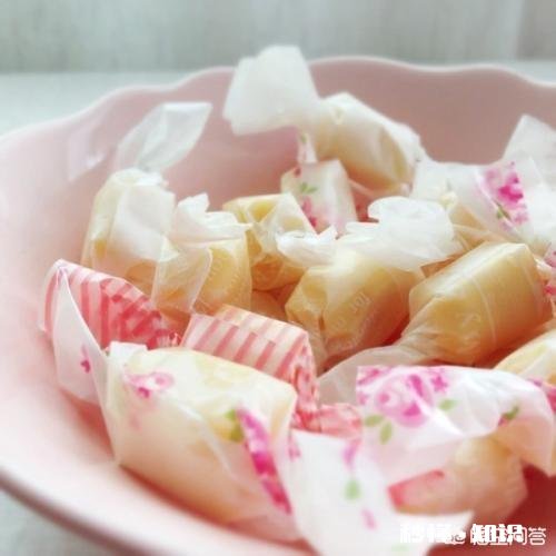 一个人没吃过糖，给他一颗糖吃的时候他会觉得糖很甜，而天天有糖吃的人会觉得糖甜吗