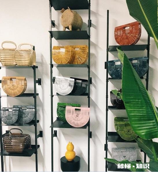 洛杉矶手提包品牌Cult Gaia旗下的竹篮包应该搭配什么样的衣服才时髦