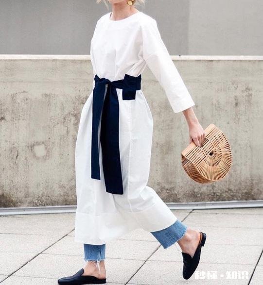 洛杉矶手提包品牌Cult Gaia旗下的竹篮包应该搭配什么样的衣服才时髦