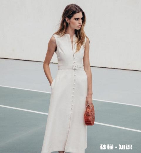 洛杉矶手提包品牌Cult Gaia旗下的竹篮包应该搭配什么样的衣服才时髦