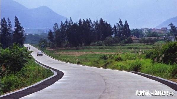 为什么有的农村把街道修六米宽