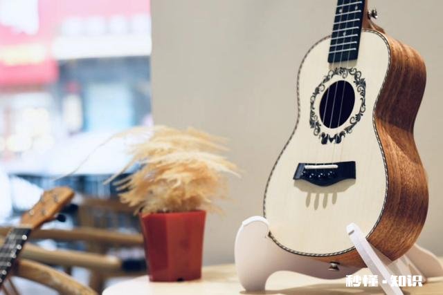 30万装修一套三层楼250平方米的别墅能行吗该怎么装修