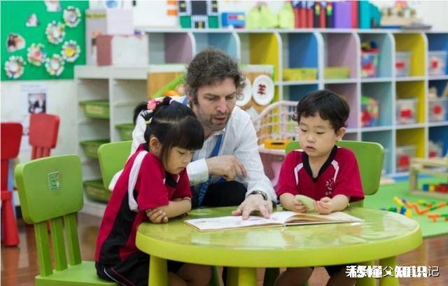 孩子三岁半了，现在上小班才开始给他亲子阅读，现在是不是太晚了